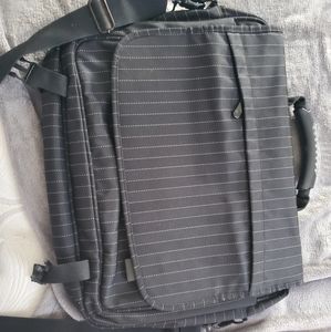 Black pinstripe laptopbag